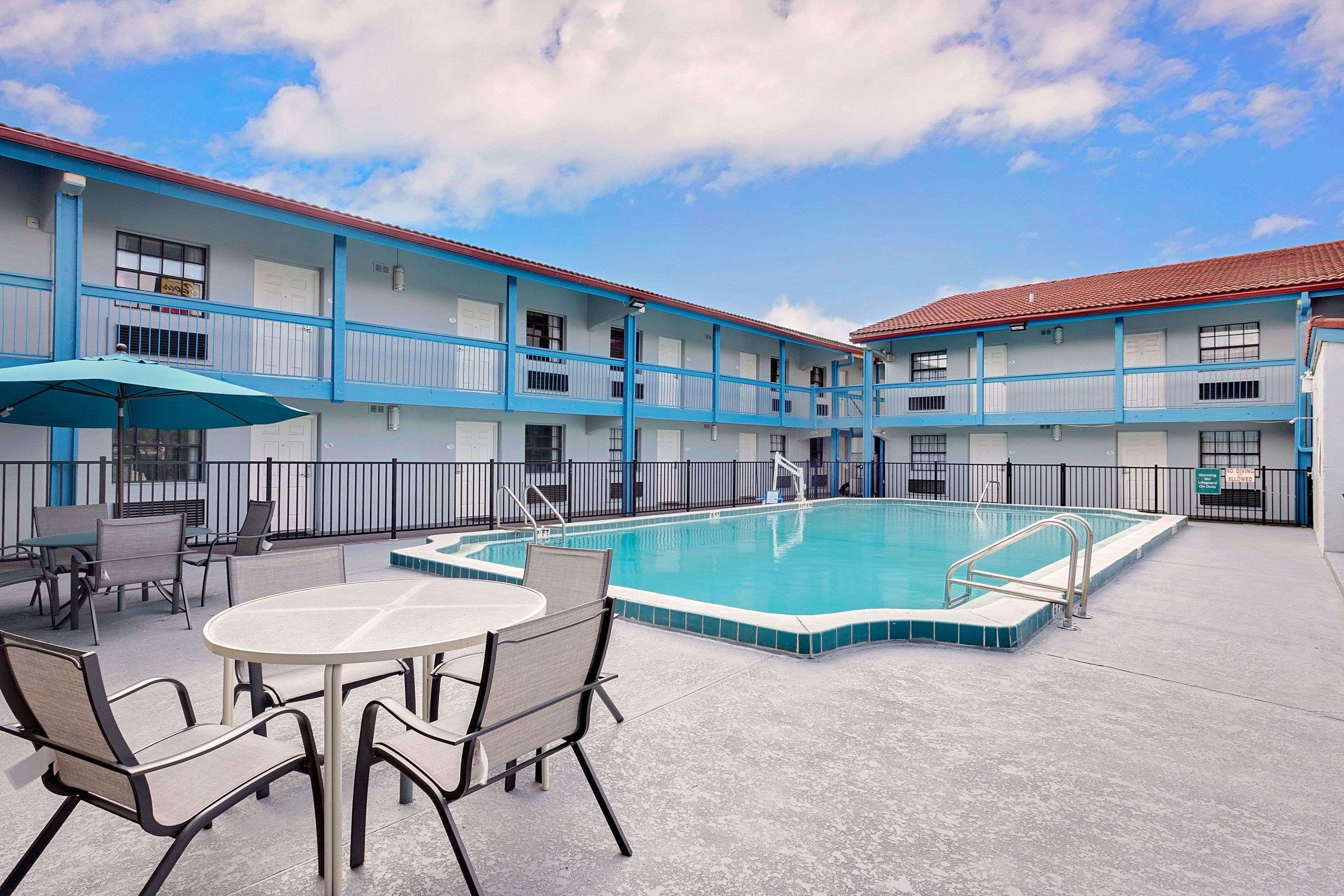 Baymont By Wyndham Jacksonville Orange Park Bagian luar foto