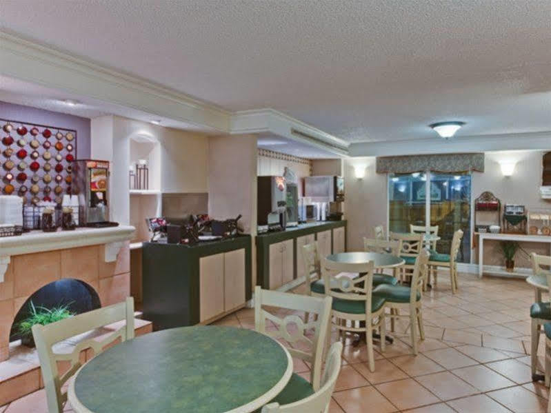 Baymont By Wyndham Jacksonville Orange Park Bagian luar foto